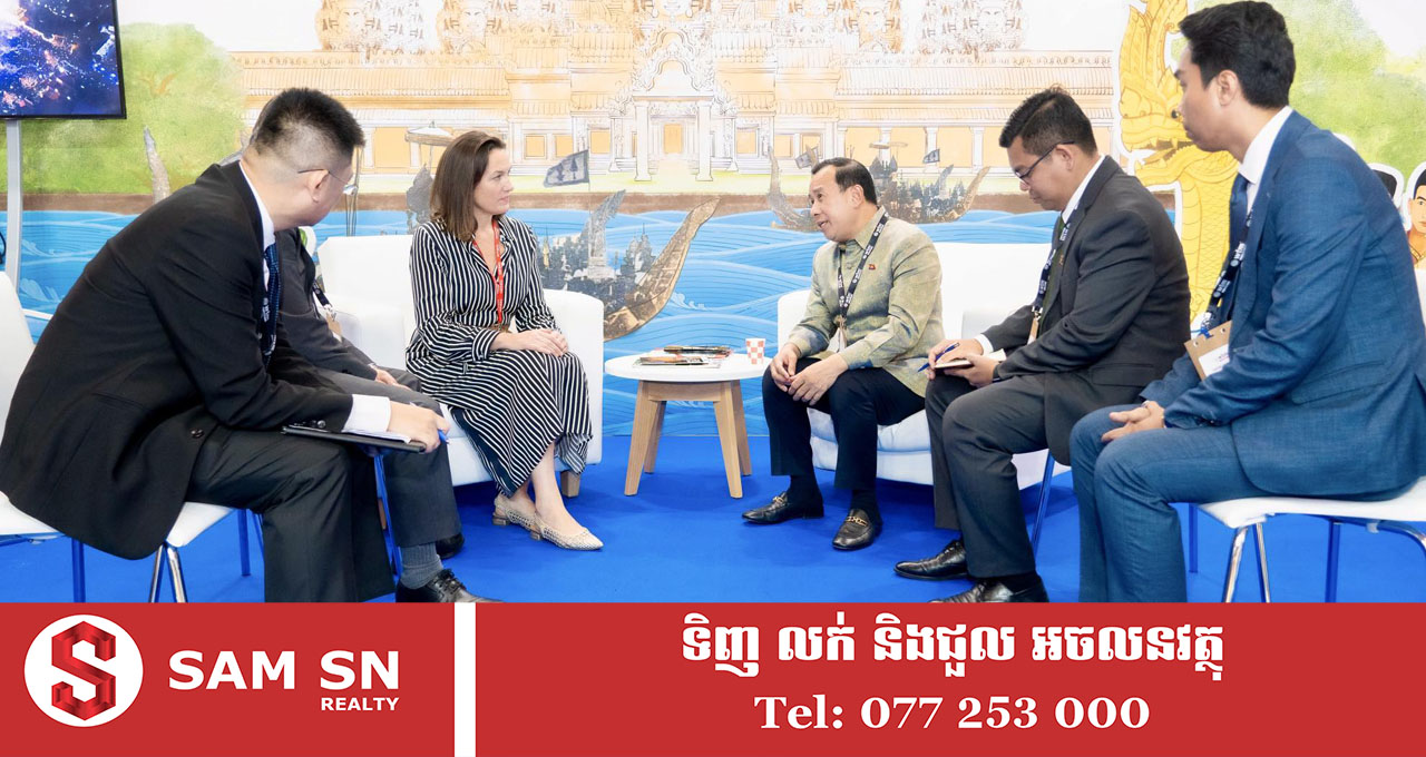 100 រដ្ឋមន្រ្តី ហួត ហាក់ ស្នើក្រុមហ៊ុន Emirates Airline ពិចារណាហោះហើរត្រង់មកកម្ពុជា