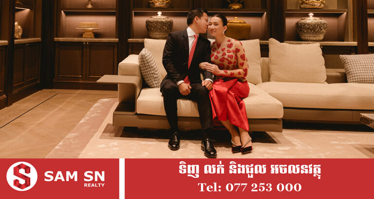 អគ្គនាយិកាក្រុមហ៊ុន ជីប ម៉ុង រីថែល លី សុខឆេង ជ្រើសស្បែកជើងប្រេន Jimmy Choo សម្រាប់ថតជុំគ្រួសារ