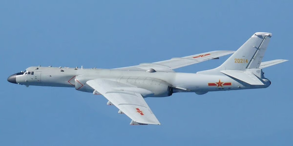 យន្តហោះទម្លាក់គ្រាប់បែកចិន H-6K ហោះក្បែរកោះតៃវ៉ាន់មុនប្រធានាធិបតីអាមេរិក និងចិន ជួបគ្នានៅកូរ៉េខាងត្បូង