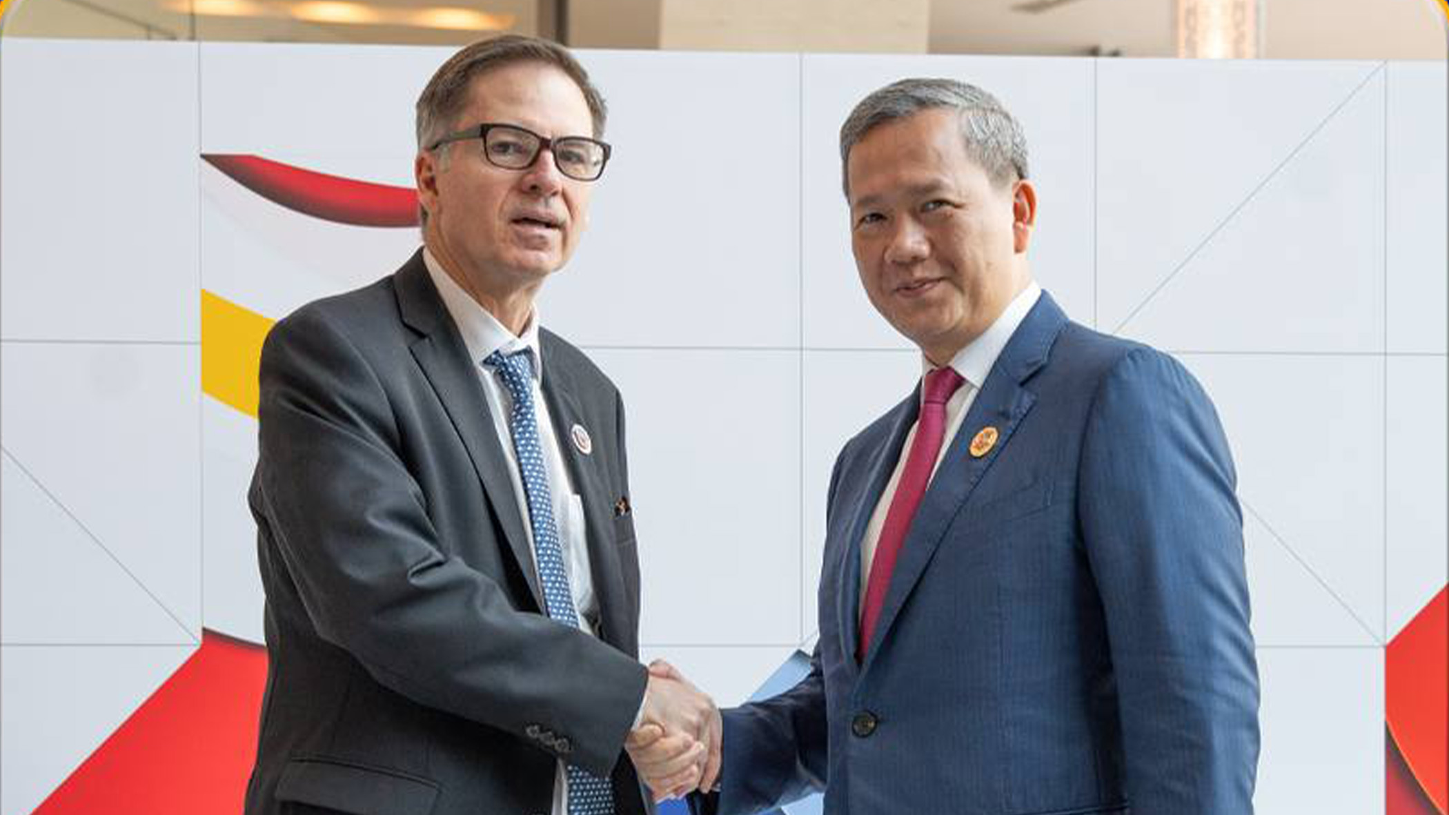 ធនាគារពិភពលោក កោតសរសើរ និងវាយតម្លៃខ្ពស់ចំពោះមាគ៌ាច្បាស់លាស់ប្រកបដោយមហិច្ឆតារបស់រាជរដ្ឋាភិបាលកម្ពុជា