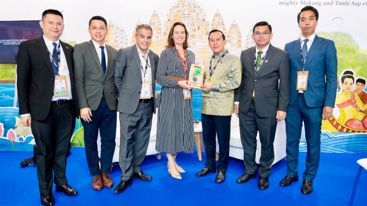 រដ្ឋមន្ត្រីក្រសួងទេសចរណ៍ ស្នើក្រុមហ៊ុនអាកាសចរណ៍ Emirates Airline ពិចារណាលើការហោះហើរត្រង់មកកម្ពុជា