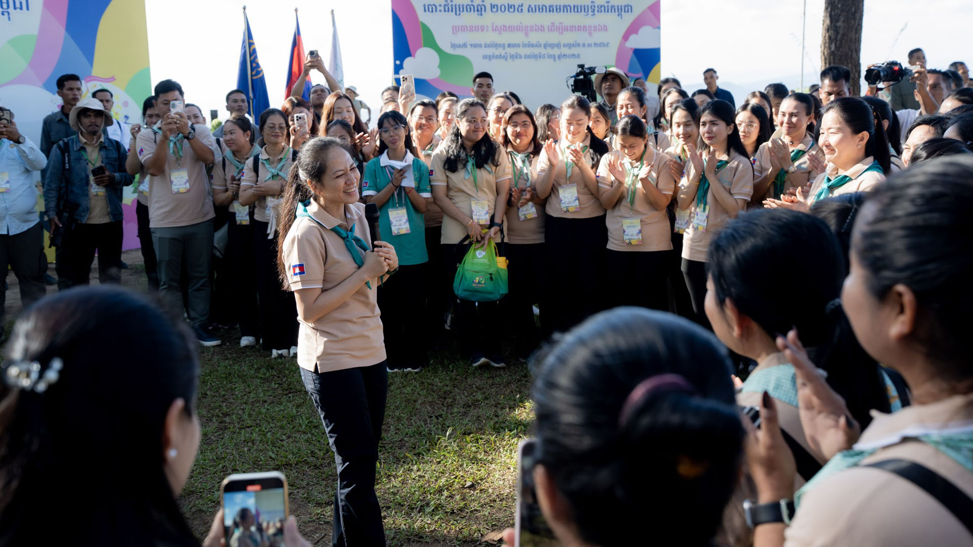លោកជំទាវបណ្ឌិត ពេជ ចន្ទមុន្នី អញ្ជើញបើកការបោះជំរំសមាគមកាយឫទ្ធិនារីកម្ពុជា នៅភ្នំគិរីរម្យ